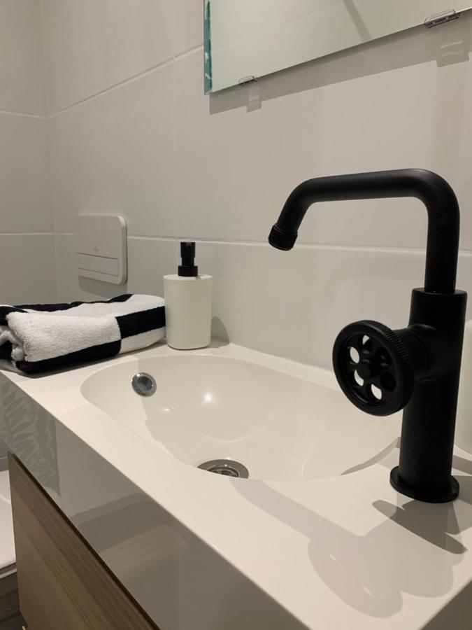 Ferienwohnung A 2 Pas Du Vieux Port Charmant T2 Marseilles Exterior foto